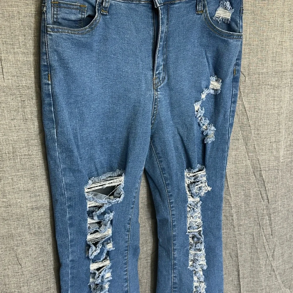 SHEIN Ripped Denim Skinny Jeans - Picture 2 of 3